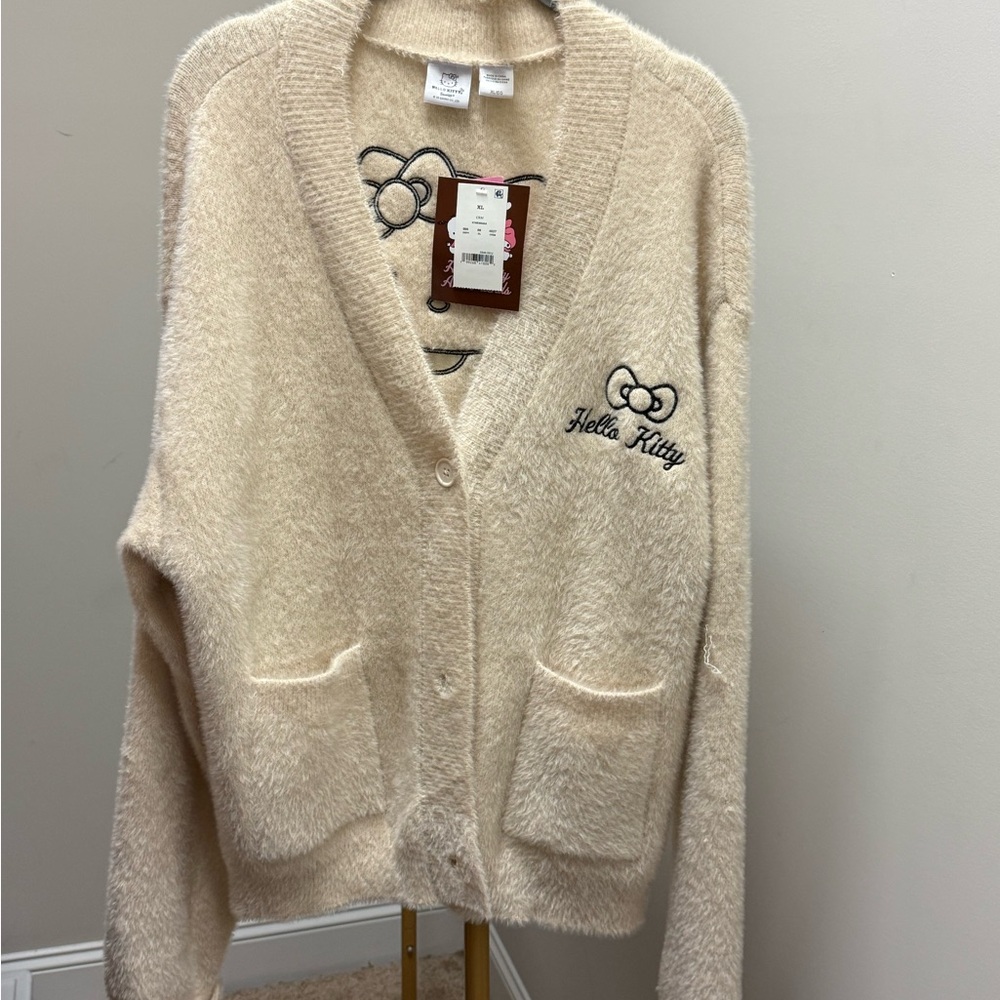 Hello Kitty Cream Fuzzy V-Neck Button jacket